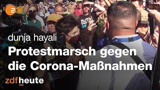 Dunja Hayali beim Protestmarsch gegen die Corona-Maßnahmen