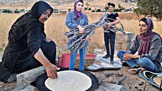 "Mahia's gift: traveling to the mountains to collect firewood and bake traditional bread"