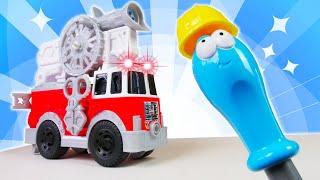 ¡A reparar el camión de bomberos! ¡Oh, se dañó! Video de coches de juguetes para niños