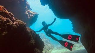 Feeediving Through a Magnificent Tunnel with Corals