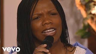 Lynda Randle - God On the Mountain (Live)