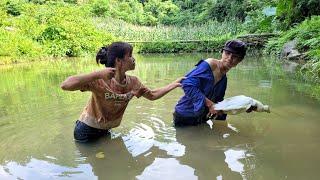 During the day Bad guys enter the farm to steal ducks, Chase bad guys / Survive alone