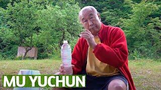 О пользе воды. Му Юйчунь делится тайнами охраны здоровья.
