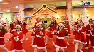 Merry Christmas Dance Kids / मेरी क्रिसमस पर बच्चे नृत्य करते हैं