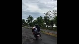 Yang lagi viral || Cewek Jumping motor #Shorts