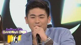 Manolo Pedrosa sings "Chinito Problems" on GGV