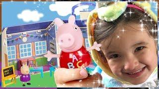 Whimsy unboxes the Peppa Pig Deluxe School House Playset