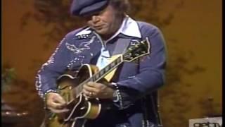 Roy Clark "Good Ol' Boy" Plays A Mean Guitar ~ Live (1976)