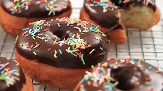 Roy Fares doughnuts med chokladglasyr - Köket