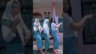 tiktok cewek SMA gunung montok