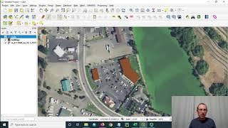 Creating and editing a shapefile in QGIS