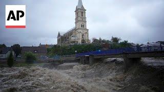 Rivers in Czech Republic reach dangerous levels in dozens of areas