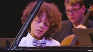 Kayden Kelly (12) Mendelssohn Piano Concerto No.1 in G minor, III: Presto