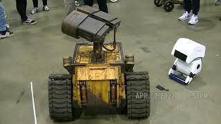 WonderCon 2022 - R2-D2 and Wall-E robots