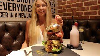 28oz "Glam Burger" Challenge at Honky Tonk