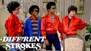 Diff'rent Strokes | Willis Has Joined An Exclusive 'Club' | Classic TV Rewind