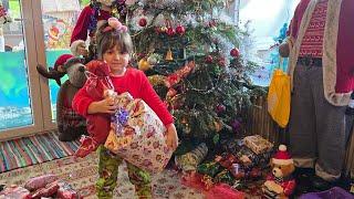 Heilig Abend Geschenke auspacken Schöne Bescherung 2024, Wir packen unsere Weihnachtsgeschenke aus