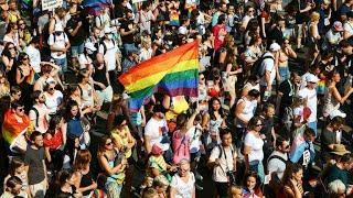 Thousands join Budapest Pride march to protest anti-LGBTQ education law in Hungary • FRANCE 24