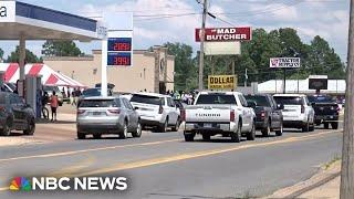 Arkansas grocery store shooting leaves 3 dead, multiple injured