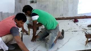 Tiles Installation Process building fix full details living room फ्लोरिंग में बड़ी टाइल्स कैसे बिठाए