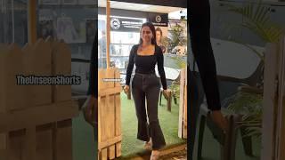 Ayesha Khanpops out of a salon and heads home|The Unseen Shorts #ayeshakhan