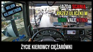 Jazda Scanią przez uliczki w Vibo Valentina - Widok z kabiny ciężarówki