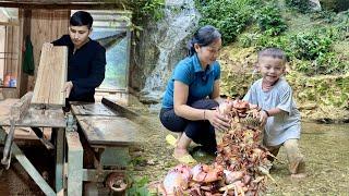 17 year old single mother - Harvest Crabs After Summer Rain Goes To Market Sell