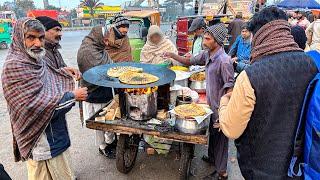 ROADSIDE ALOO PARATHA | JEERA BEST SAAG PARATHA | LAHORE STREET FOOD