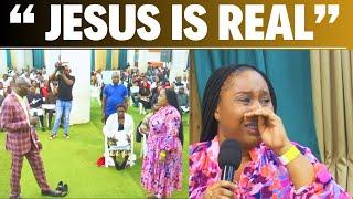 WHAT HAPPENED WHEN PROPHET KAKANDE STEPPED ON HER SHOES WILL SHOCK YOU.