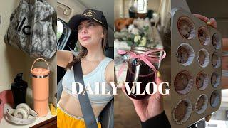 DAY IN THE LIFE OF A NURSE | gym, making blueberry syrup & muffins, groceries, dayshift prep, nails