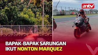 Bapak-bapak Sarungan Asyik Tonton Marquez di Mandalika, Warganet: Kearipan Lokal +62 Nih | ANTV