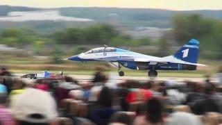 MAKS 2015 Racing car vs Fighter Jet MiG-29