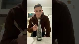Как открыть бутылку