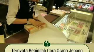 Cara kreatif orang jepang membungkus kado