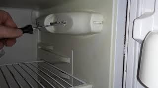 Почему не морозит холодильник