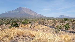 Вид на #вулкан #Agung #Tulamben #Amed . Балийский  #шаман .