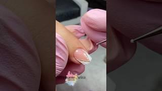 Semipermanente con francés y relieve con painting gel #nailsdesing #nailart #naildesing #artnail