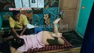 Traditional massage method to relieve shoulder pain and improve blood circulation