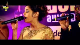 Shalmali Kholgade sings Lat Lag Gayi in "A Cappella" style at #MMAwards Red Carpet