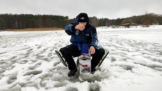 СКОРОСТНАЯ ловля на мормышку со льда на соревнованиях / Чемпионат Беларуси