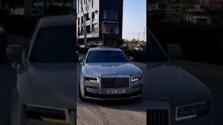 rolls Royce vs Toyota land cruiser offroading 4×4