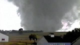 Columbus, Nebraska Tornado 6-23-1998  #2