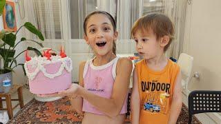 Eylül Alçıdan Sahte Pasta Yaptı. Kendin Yap Dıy Fake Cake | fun kids video