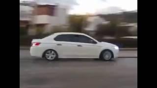 Esp açıkken drift yapan peugeot kaza