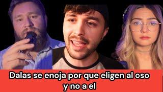 DALAS REVIEW DEBATE Y ES PAPEADO POR UNA CHICA CON SU DILEMA DEL OSO