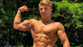 18 years old young bodybuilder showing his pumped muscle | flexing | muscle worship