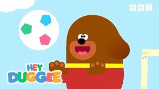 Kick the Ball, Hennie! ️ | The Football Badge | Hey Duggee