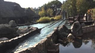 Parc Asterix - Railleries devant le Menhir Express