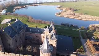 Het Muiderslot van bovenaf / DJI Mavic Mini Drone