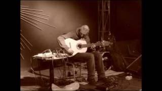 Marco Cappelli plays his EGP guitar during his Masterclass in Mestre, 20 - 21 october 2009